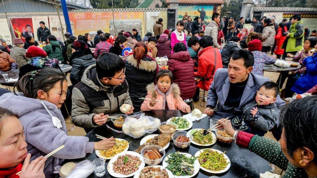 母猪下崽也办酒?村民半月吃席70家,一场酒席当天赚回礼金50万_古蔺_宴