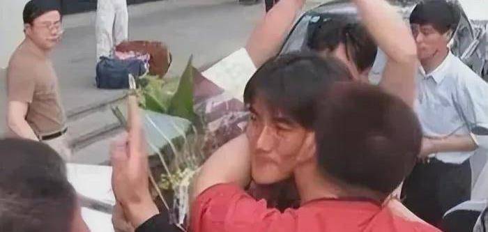 9704国足绝对主力李明为何落选中路米卢01十佳队