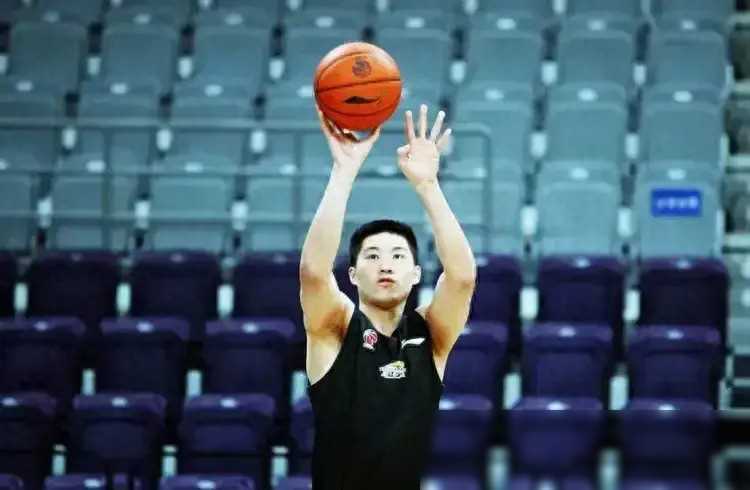 赵率舟辽篮地位未知替补球员需继续努力