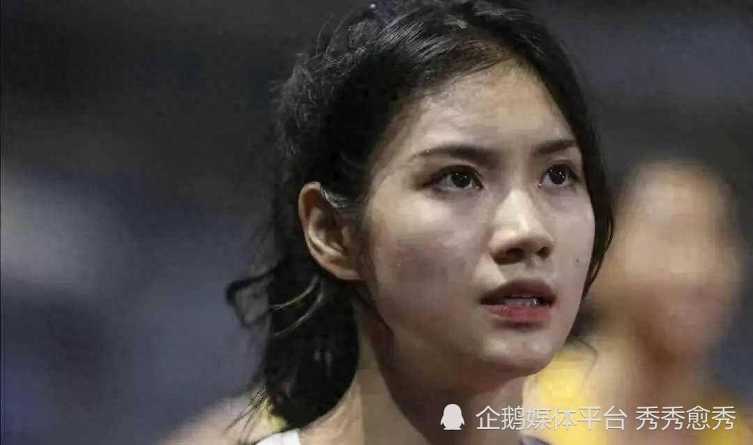 "三角运动裤"事件愈演愈烈,清纯人设遭攻击,夏思凝这次被怼惨_明星