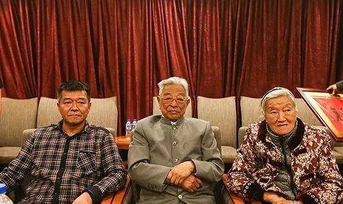 原创褚时健愧对去世女儿想把产业给外孙女妻子却坚持把一碗水端平