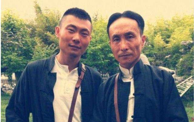 原创回顾65岁巩汉林晒全家福引发骂声背景豪宅或过亿儿子留须太不孝