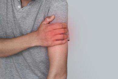 右胳膊疼痛是怎么回事这样的问题要记得