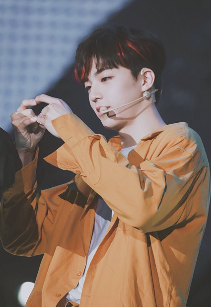 原创百分九挑战花式比心林彦俊太有创意范丞丞用力过猛坤坤可爱