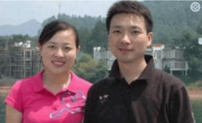 原创康辉老婆原来是她低调恩爱多年气质不输董卿