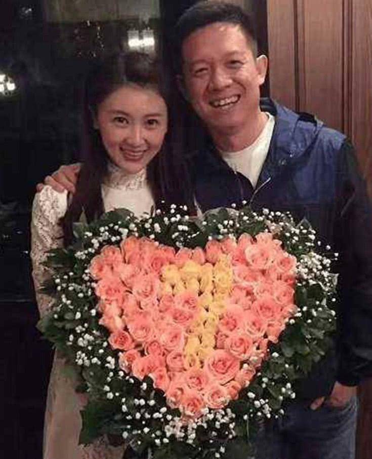 比刘涛厉害,刘涛5年帮老公还4亿,她一周解决老公12亿债务_甘薇比_投资