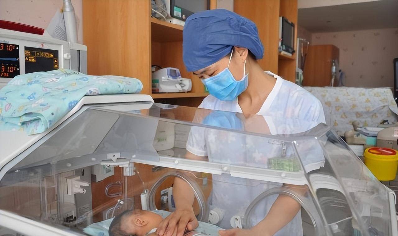 亿万富豪父亲突然离世留47套房,今没钱上学辍学在家_孩子_罗思维_唐颖