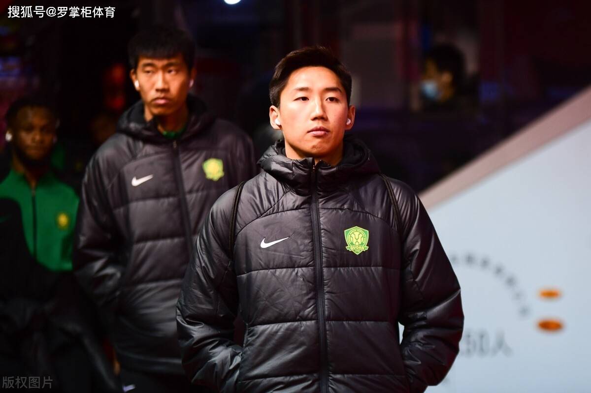 国安主帅苏亚雷斯可能会采取单中锋战术,让张玉宁直接锁定主力.