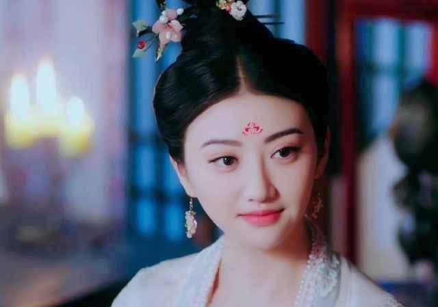 原创武则天将上官婉儿处以黥刑她化耻辱为时尚发明了梅花妆上官髻