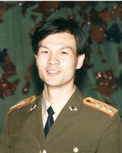 曾是综艺一哥,名气不逊汪涵何炅,因教领导做人,葬送前程成这样_李彬