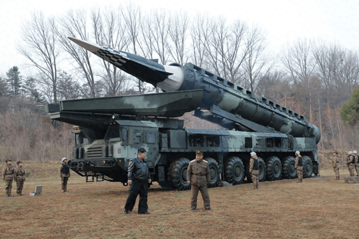 朝鲜刚点火的高超导弹,越看越像东风-17,背后只有一种可能性