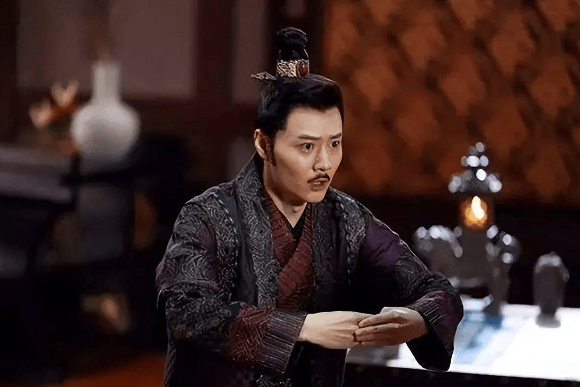 宰相写下"青鹅"两字遭灭门,群臣不解,武则天怒道:把字拆开念_裴炎