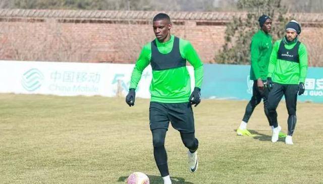 国安当家球星法比奥伤情报告出炉需至少伤缺3周