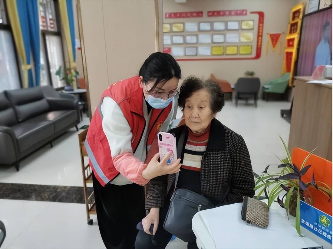 巩义市货场路社区:养老认证"上门办" 网格服务"零距离"