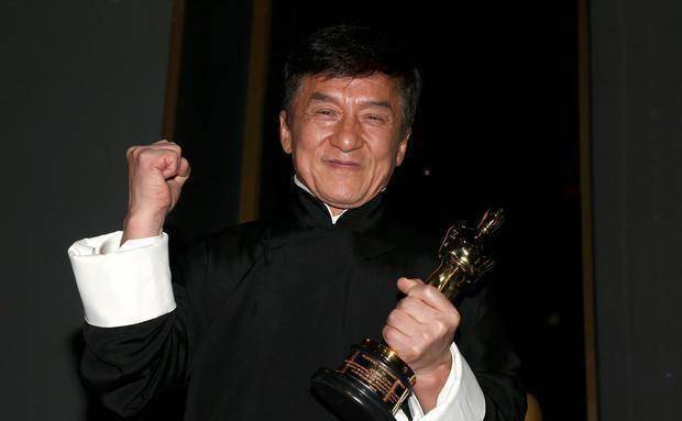 原创成龙闯荡好莱坞战绩史他让功夫片冲出亚洲走向世界