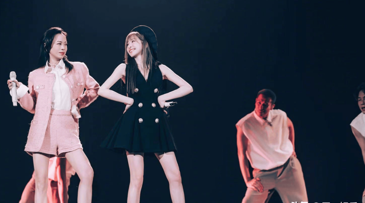 王心凌椅子舞惊艳全场?甜美舞姿再掀热潮,网友:太辣了_舞蹈_音乐声_表