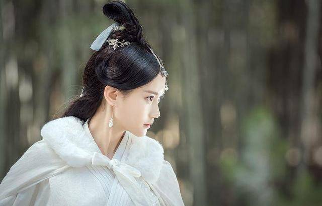 出道4年,陈建斌杨洋陆毅先后给她作配,这个女演员了不得_李一桐_电视