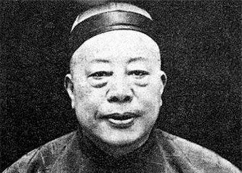 她24岁挤走原配嫁给青帮老大3年后卷走丈夫财产与真爱成亲