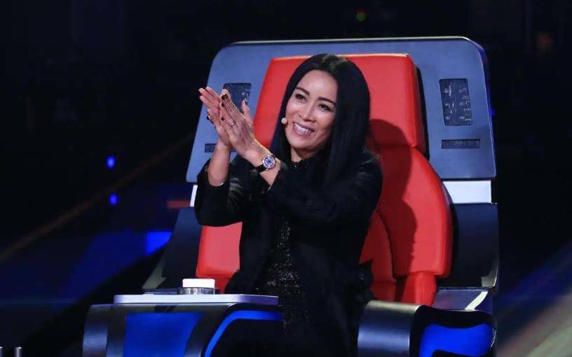 原创歌坛一姐那英身家百亿戴8位数戒指逼刀郎退圈毁姚贝娜梦想