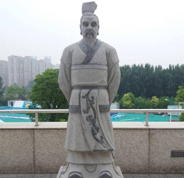 此人原是商人后成为一代丞相不光帮助了别人更成就了自己