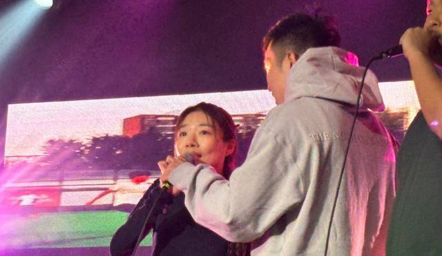 从确诊到去世仅仅4天,39岁的她却用了20年去爱一支球队_杨雪_国安