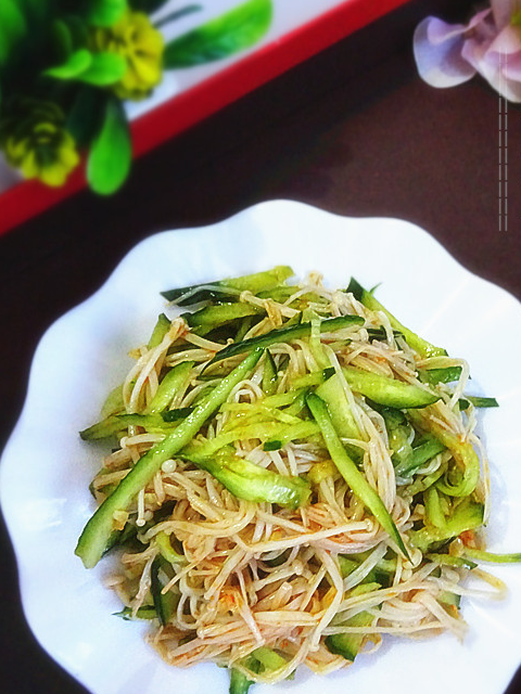 餐桌上下饭小菜不可少,送你两款开胃菜,保你吃饭香香还不胖_金针菇