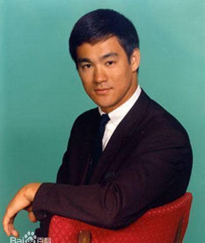 李小龙一生两个贵人一个是师兄一个是说他短命的叶问