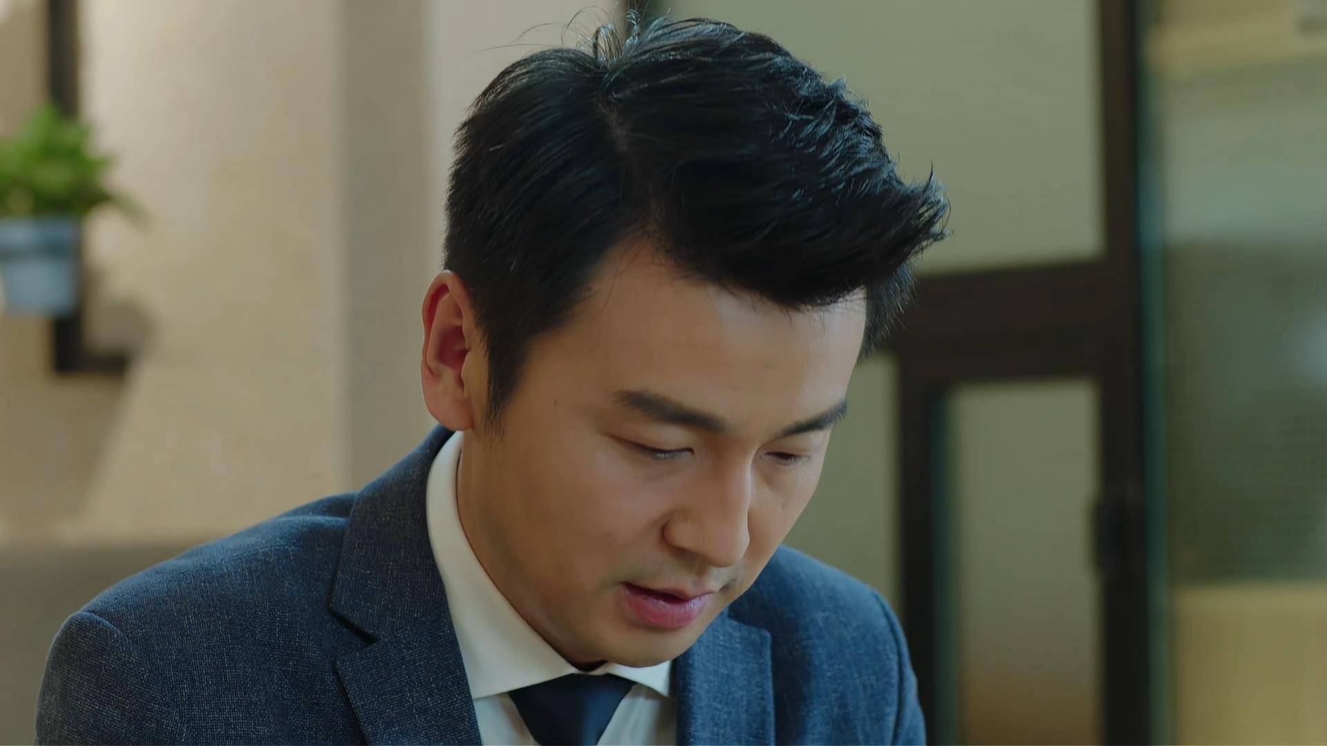 我的前半生陈俊生大年初一带母亲去医院偶遇替他撑伞的女孩