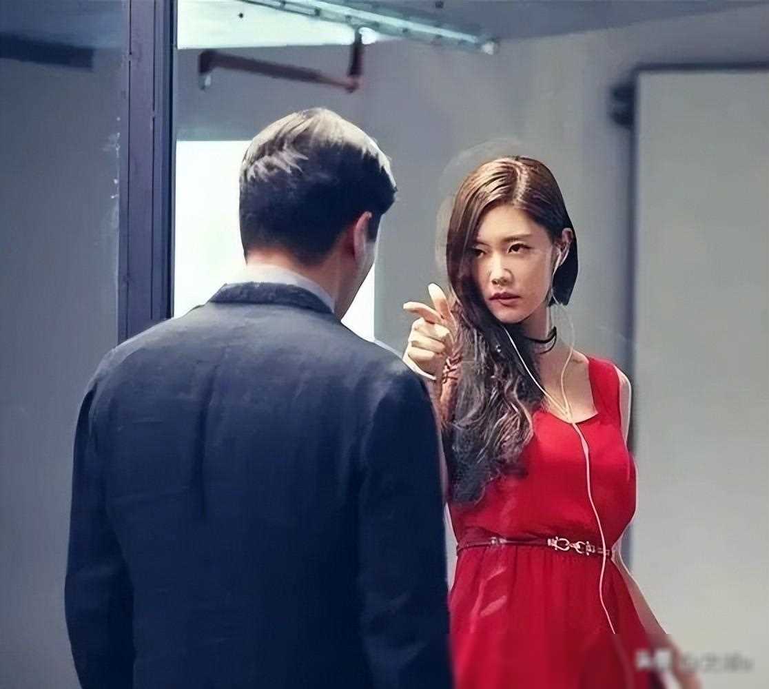 原创亚洲第一美女克拉拉整容后形象大变科技后遗症引发关注