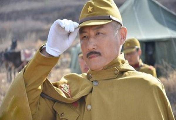 饭田祥二郎:一生"不爱女人只爱武器"?手段毒辣,战术狡猾之人