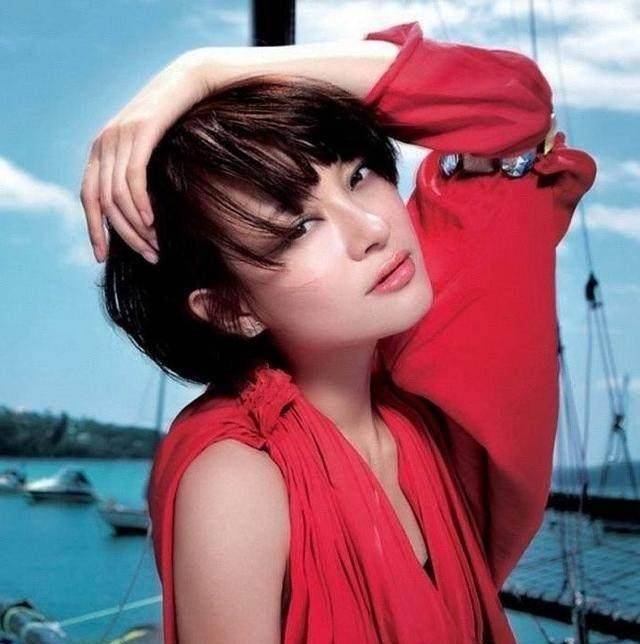 大家都知道孙俪出生于单亲家庭,可又有多少人能想象没有父爱的她是