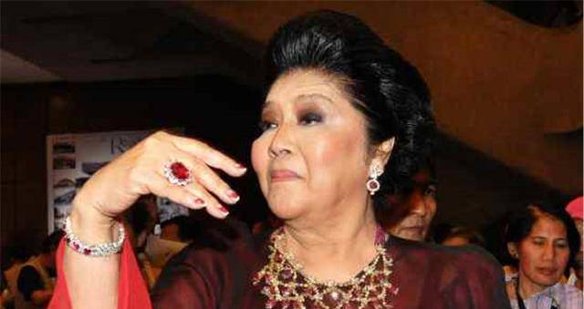 她是总统夫人却挥霍无度仅内裤就有5000条倒台后依旧有人支持