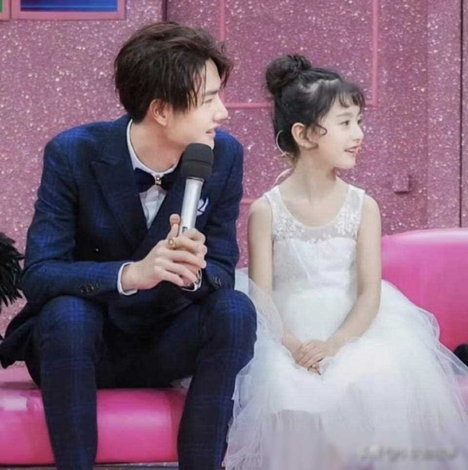 王一博与裴佳欣演对手戏,牵手长大女孩成亮点角色