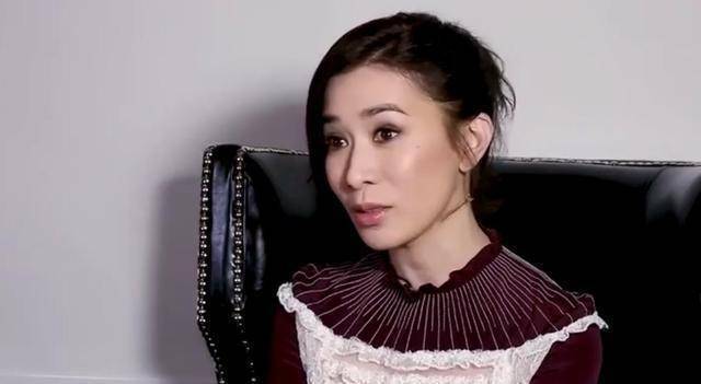 原创曾是袁咏仪眼中钉45岁未婚的佘诗曼炮灰逆袭与黄晓明搞笑互动