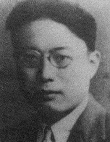 张荫麟是我国著名的历史学家,早些年他在清华求学时,曾因生活贫苦为了