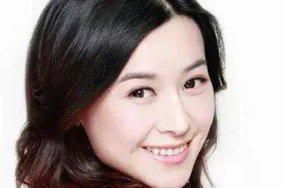 汪小敏是一位多才多艺备受瞩目的艺人