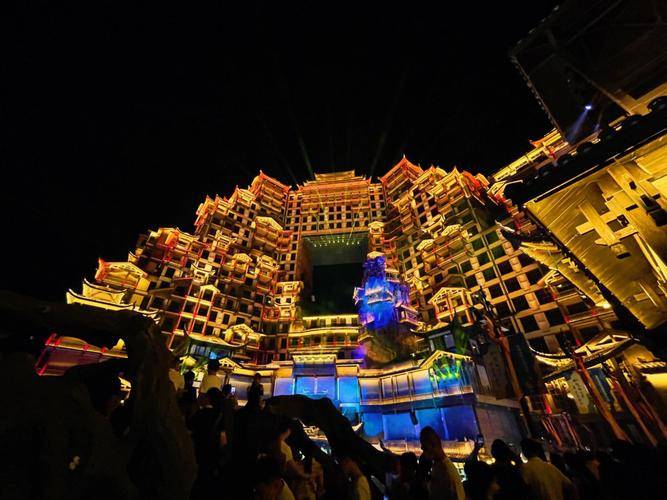 湘西张家界凤凰古城芙蓉镇五日游vip纯玩小团体验