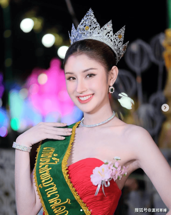 泰国征兵现场美女报到颜值引轰动还是选美皇后