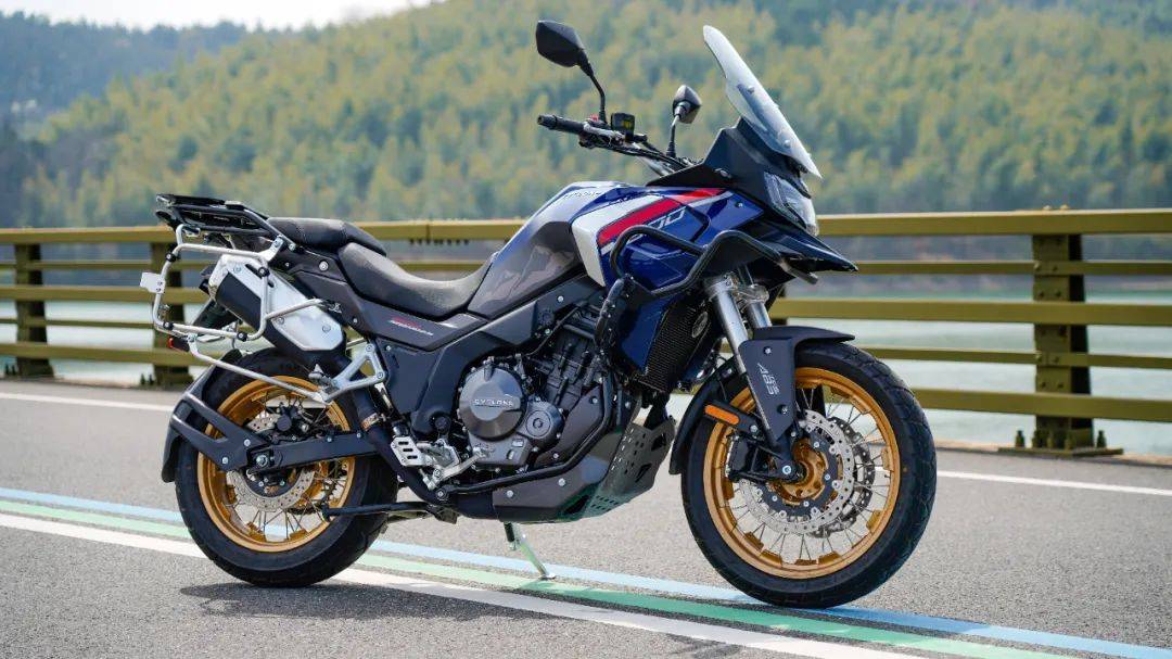 3万以下,诚意十足的摩旅利器—赛科龙rx600静态测评