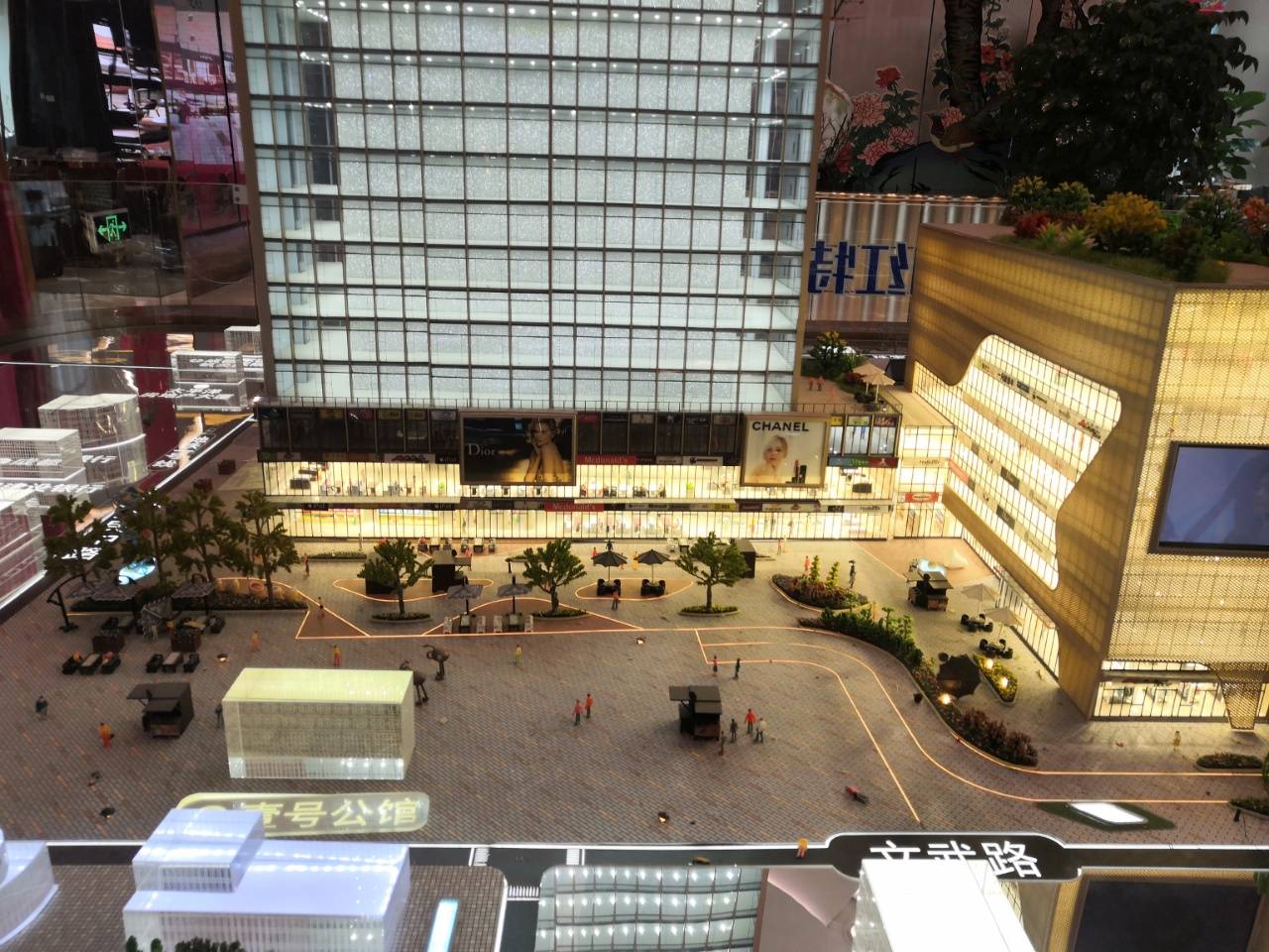 成都一环路商铺价格-文殊院旁全业态小金铺-地铁口商铺-飞大美誉商铺