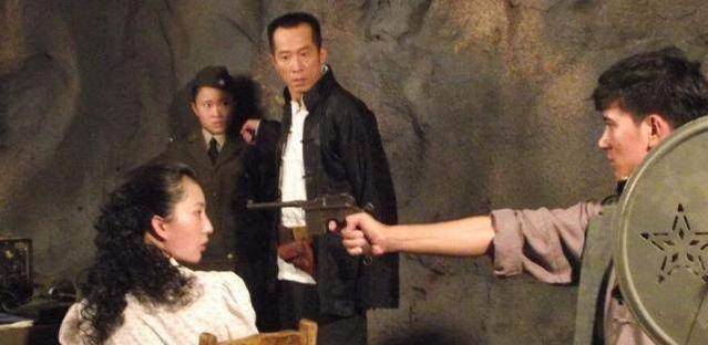 姚大榜便是自小娇生惯养,而且他出生于土匪家,少年时期开始便养成了