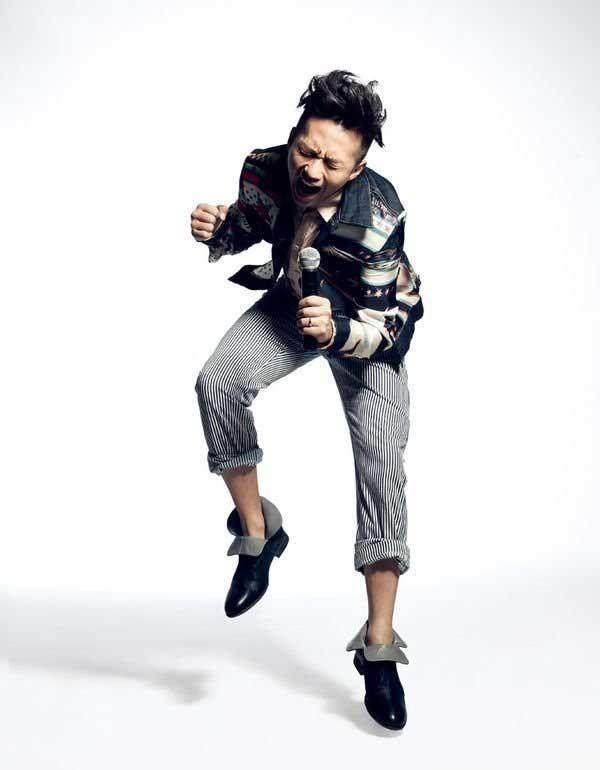 出身重组家庭,儿时反叛,却创破百亿票房,参加真人秀人气再飙升_邓超