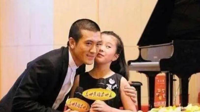 原创杨海润爸爸是杨子妈妈是陶虹我是毕业于哈佛大学的高材生