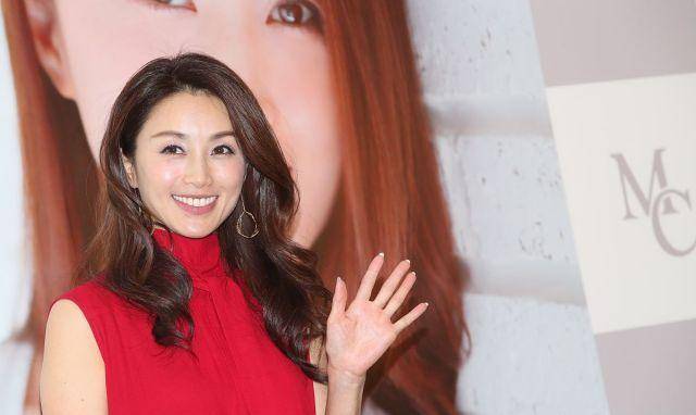 原创当年被誉为亚洲最红女明星的酒井法子为何成为如今的样子