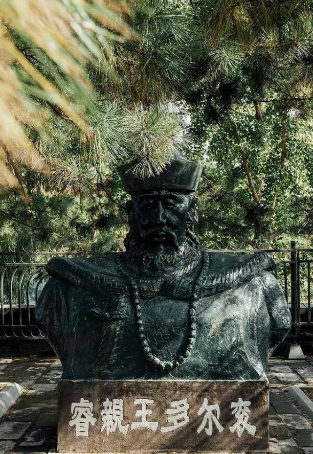 王都大理石集 王多夫著 皇父摄政王多尔衮去世2个月，顺治毁墓羞辱，依旧难解恨意_皇太极