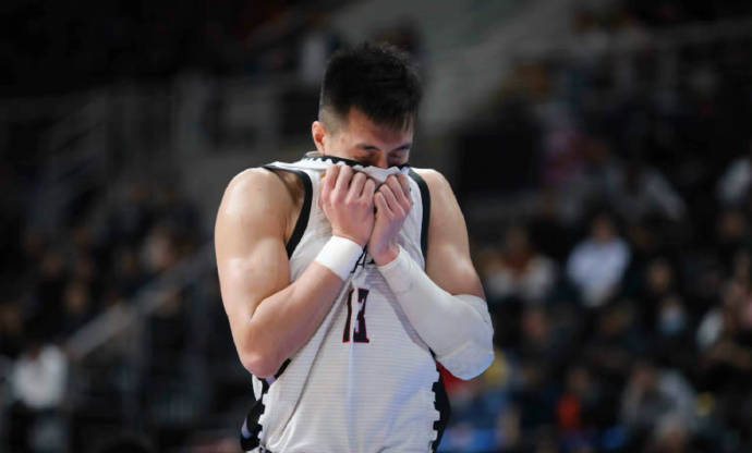 连续4年入选mvp候选人,赵继伟能帮郭艾伦圆梦吗?