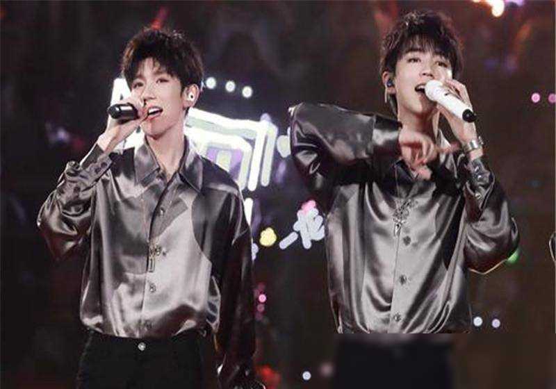 王俊凯王源同台出席活动粉丝激动不已