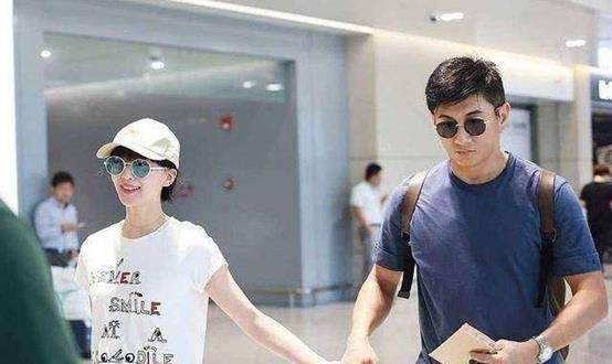 原创原创步入老年的吴奇隆发福的厉害网友和老婆刘诗诗站在一起像父女