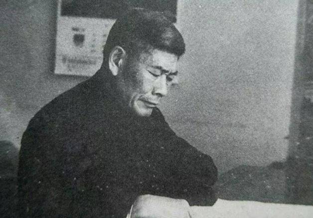 敌司令号称钢中钢,我军团长人称铁锤子,这场战斗中二人相遇了_韦刚