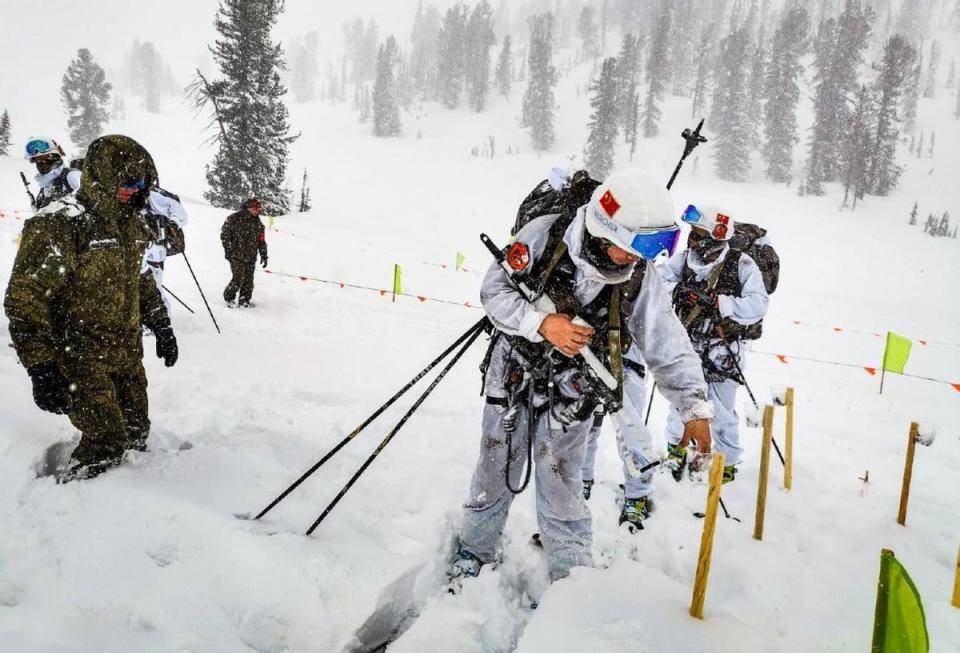 莫斯科遭袭9天后解放军乘运20赴俄参加军演